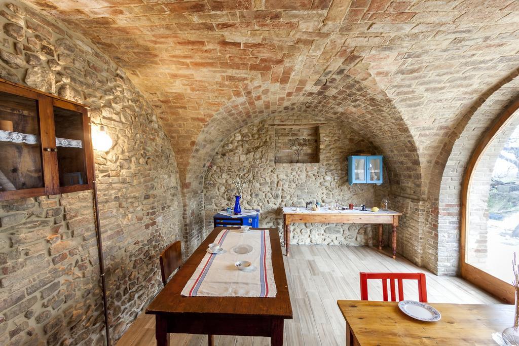 Agriturismo Bio-Melampo Villa Ancarano  ภายนอก รูปภาพ