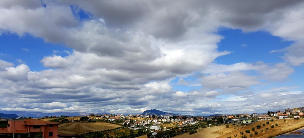 Agriturismo Bio-Melampo Villa Ancarano  ภายนอก รูปภาพ